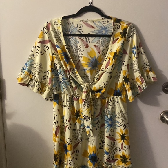 Short Floral dress tie front - Picture 3 of 3